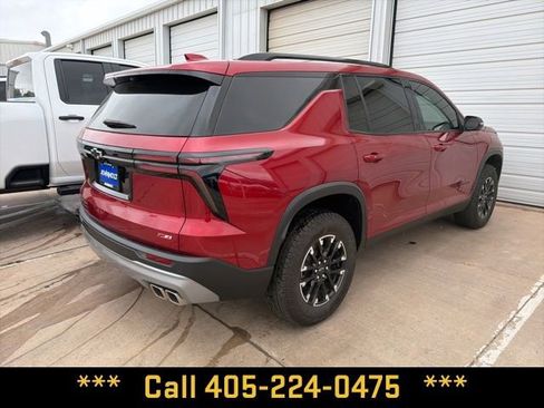 Used 2024 Chevrolet Traverse Z71 w/ Enhanced Driving Package AWD/4WD image 22