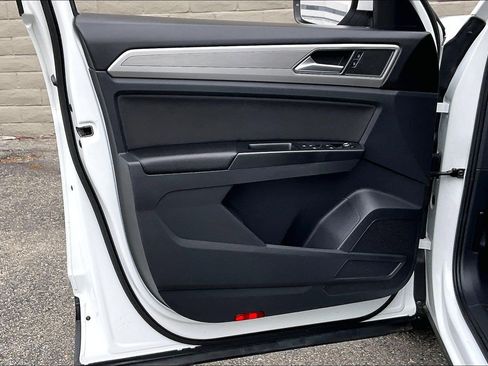 Used 2018 Volkswagen Atlas S image 21