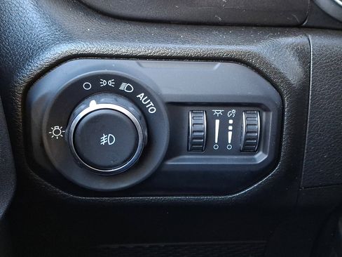 Certified 2022 Jeep Wrangler Unlimited Sahara image 27