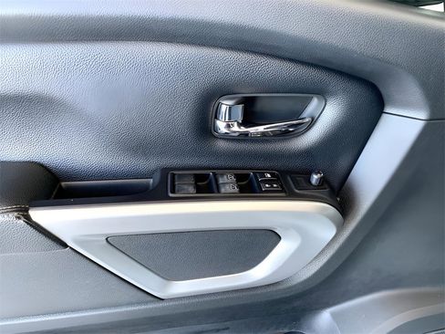 Used 2018 Nissan Titan PRO-4X w/ Pro-4x Utility Package image 13