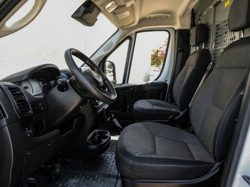 Used 2023 RAM ProMaster 2500 FWD image 3
