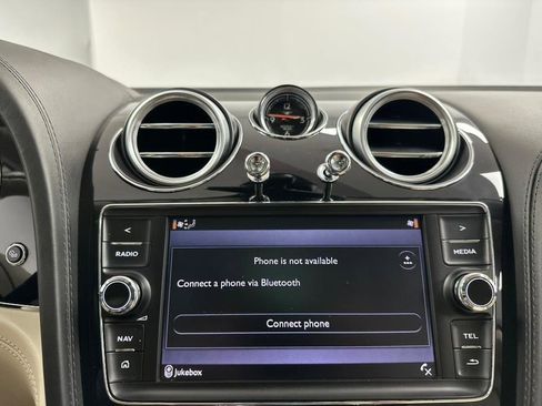 Used 2018 Bentley Bentayga image 53