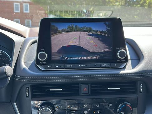 Certified 2023 Nissan Rogue S image 17