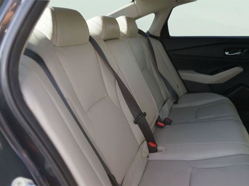 Used 2023 Honda Accord Touring image 17