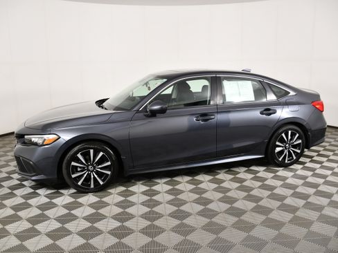 Certified 2024 Honda Civic EX image 9