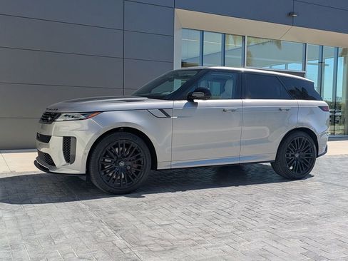 Used 2024 Land Rover Range Rover Sport AWD/4WD image 2