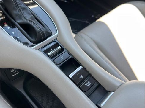 Used 2023 Honda HR-V EX-L image 12