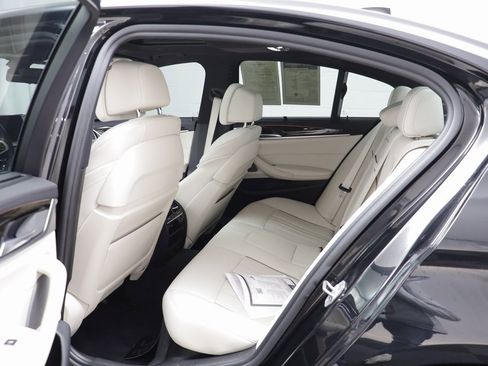 Used 2019 BMW M550i xDrive w/ Premium Package image 15