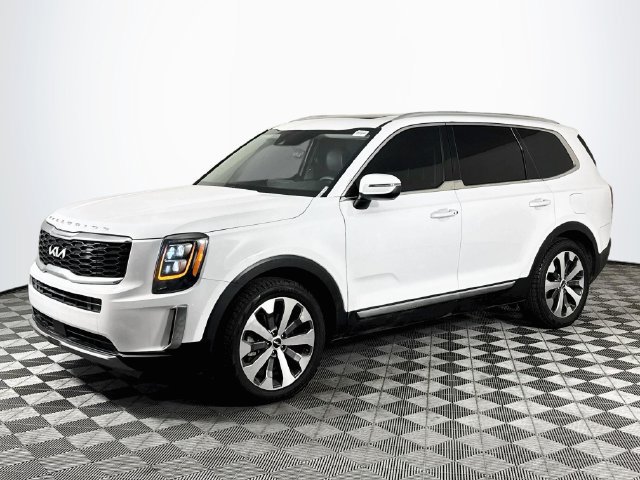 Used 2022 Kia Telluride EX w/ EX Premium Package FWD image 4