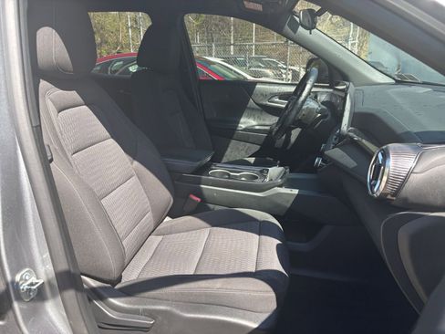 Used 2025 Chevrolet Equinox LT FWD image 28
