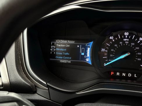 Used 2019 Ford Fusion SE FWD image 27
