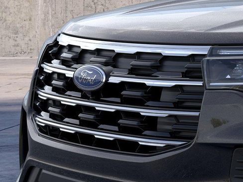 New 2026 Ford Explorer Active RWD image 17