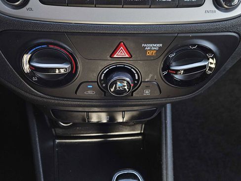 Used 2021 Hyundai Accent SE image 17