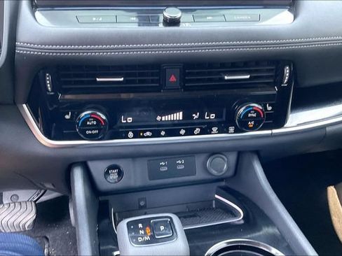 Used 2026 Nissan Rogue SL FWD image 15