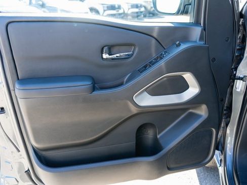 Certified 2025 Nissan Frontier SV image 17