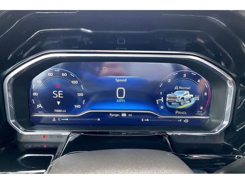 Used 2024 Chevrolet Silverado 2500 ZR2 w/ Technology Package AWD/4WD image 22