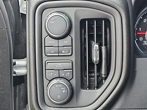 Used 2020 Chevrolet Silverado 1500 Custom w/ Custom Value Package image 28