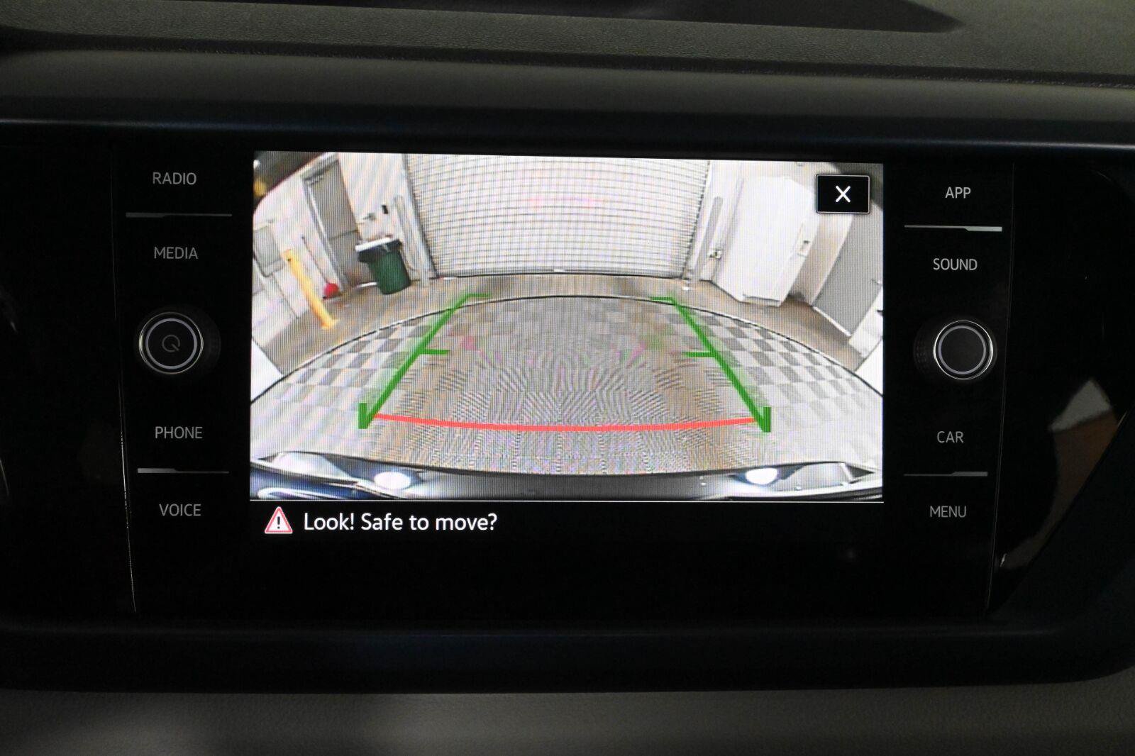 Certified 2023 Volkswagen Taos SE FWD image 6