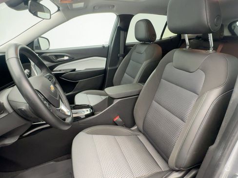 Certified 2024 Chevrolet Trax LT w/ Sunroof Package image 27