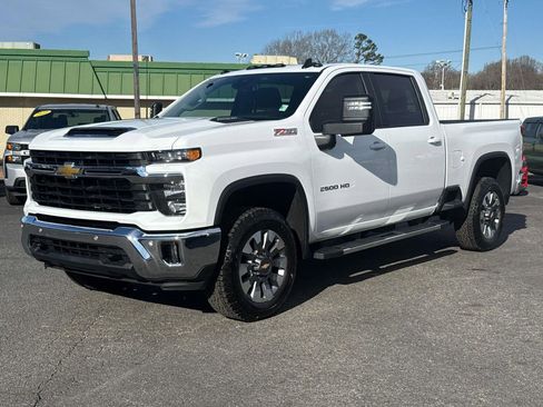 Used 2025 Chevrolet Silverado 2500 LT w/ All Star Edition image 3
