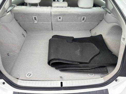 Used 2011 Toyota Prius Three w/ Solar Roof Pkg FWD image 13