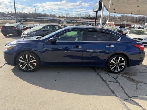 Used 2017 Nissan Altima 2.5 SR image 4