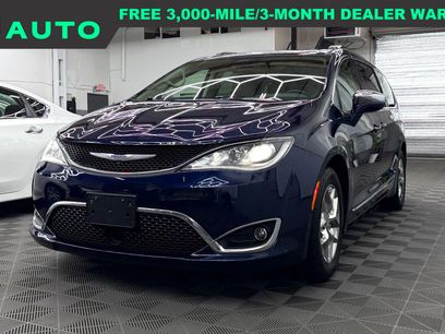 Used 2018 Chrysler Pacifica Limited w/ Advanced Safetytec Group