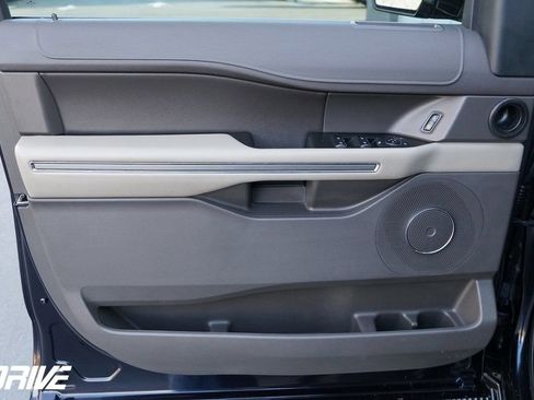 Used 2021 Ford Expedition XLT image 16