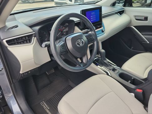 Used 2025 Toyota Corolla Cross L FWD image 14