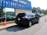 Used 2015 Nissan Rogue SV w/ SV Premium Package image 4