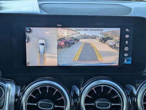 Used 2022 Mercedes-Benz GLB 250 image 16