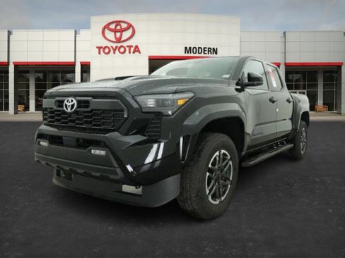 New 2025 Toyota Tacoma TRD Sport image 4