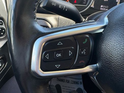 Used 2018 Jeep Wrangler Unlimited Sahara AWD/4WD image 12