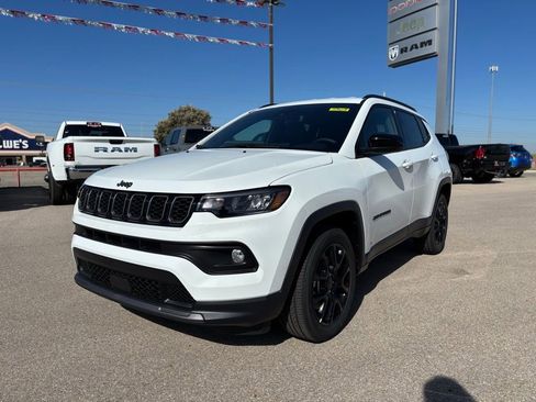 New 2026 Jeep Compass Latitude image 2