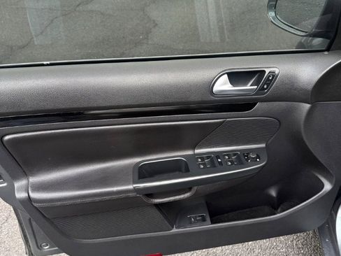 Used 2012 Volkswagen Jetta TDI FWD image 11