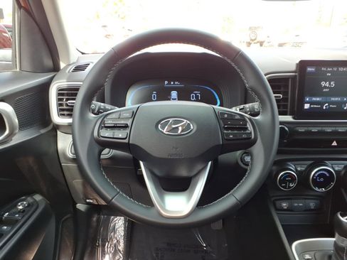 Certified 2024 Hyundai Venue SEL FWD image 21
