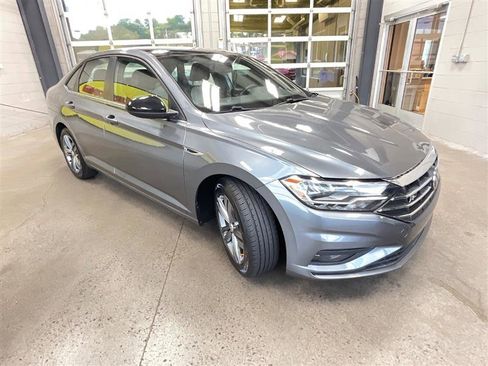 Used 2020 Volkswagen Jetta R-Line w/ R-Line Cold Weather Package FWD image 7