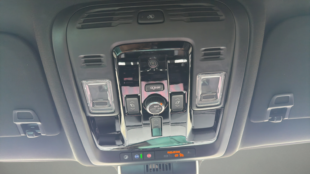 Used 2026 GMC Yukon Denali w/ Advanced Technology Package AWD/4WD image 33