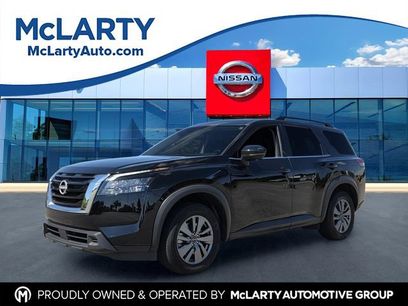 Used 2025 Nissan Pathfinder SV