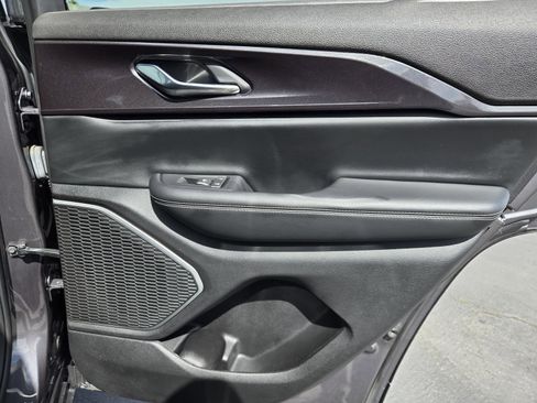 Certified 2022 Jeep Grand Cherokee Laredo w/ Luxury Tech Group I RWD image 29