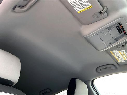 Used 2020 Chevrolet Equinox LS w/ LS Convenience Package image 13