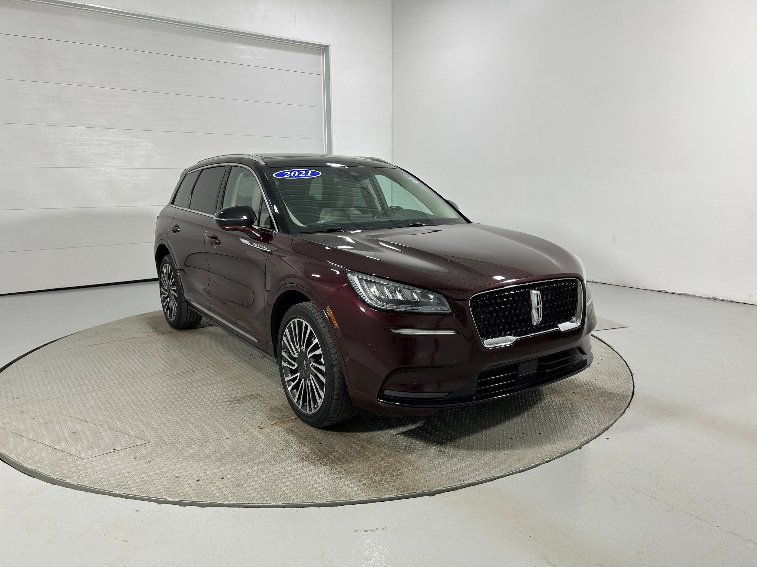 Used 2021 Lincoln Corsair Reserve w/ Equipment Group 201A AWD/4WD image 2