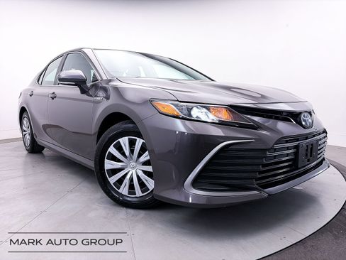 Used 2021 Toyota Camry LE w/ Audio Upgrade Package FWD image 1