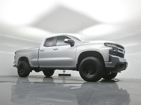 Used 2020 Chevrolet Silverado 1500 LT w/ Trailering Package AWD/4WD image 3