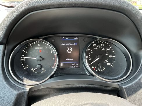 Used 2020 Nissan Rogue SV AWD/4WD image 18