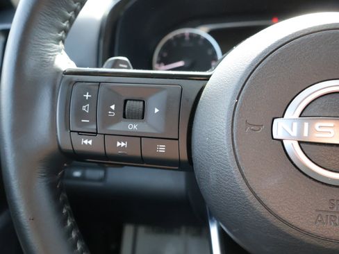 Used 2025 Nissan Pathfinder SL image 34