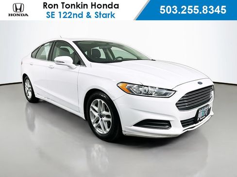 Used 2016 Ford Fusion SE FWD image 1