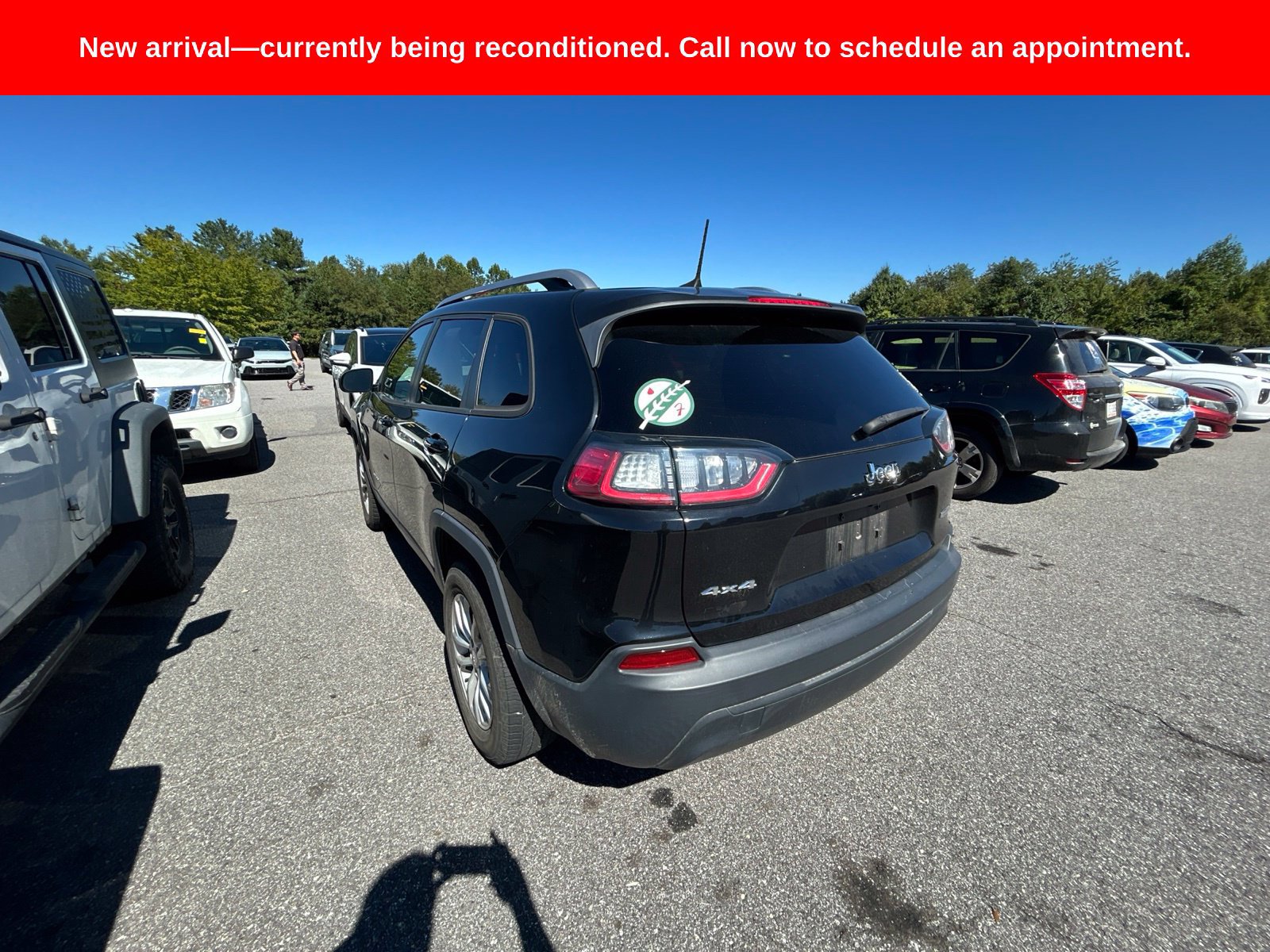 Used 2020 Jeep Cherokee Latitude w/ Cold Weather Group AWD/4WD image 8