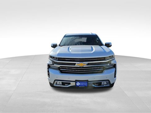 Used 2019 Chevrolet Silverado 1500 High Country w/ Technology Package AWD/4WD image 3