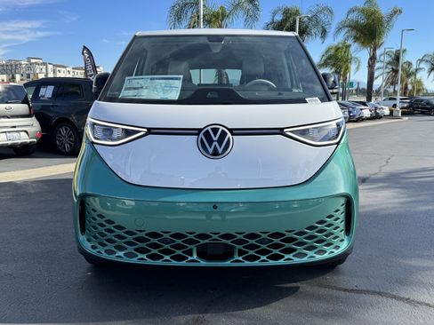 New 2025 Volkswagen ID. Buzz Pro S Plus image 5